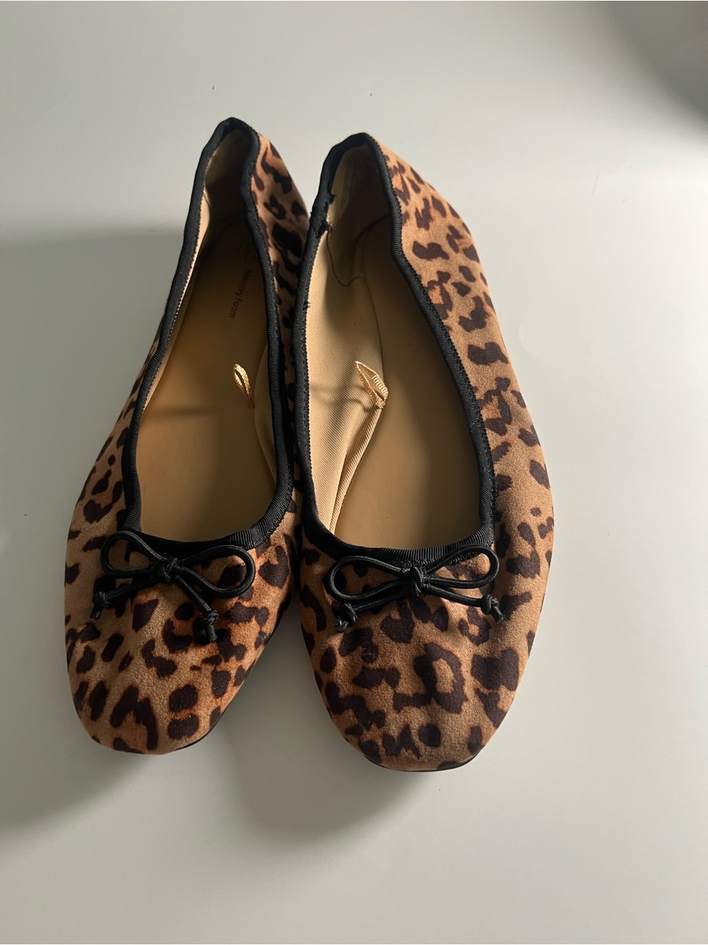 Time and Tru Leopard Print Flats with Black Trim and Bow Accent Size 10 - Picture 4 of 12